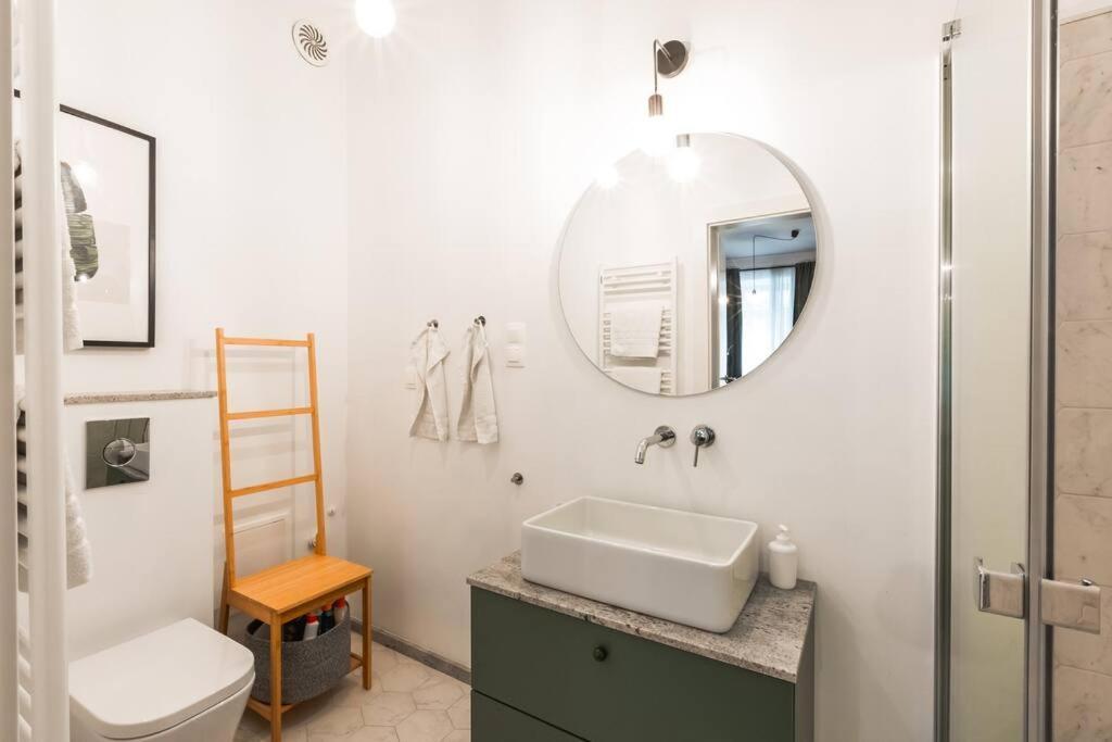 Cute Apartment Perfect For Business And Travel. วอร์ซอ ภายนอก รูปภาพ